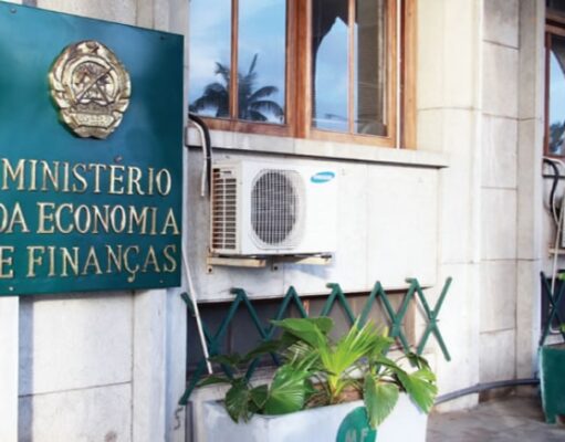 Ministro da Economia e Finanças, Max Tonela